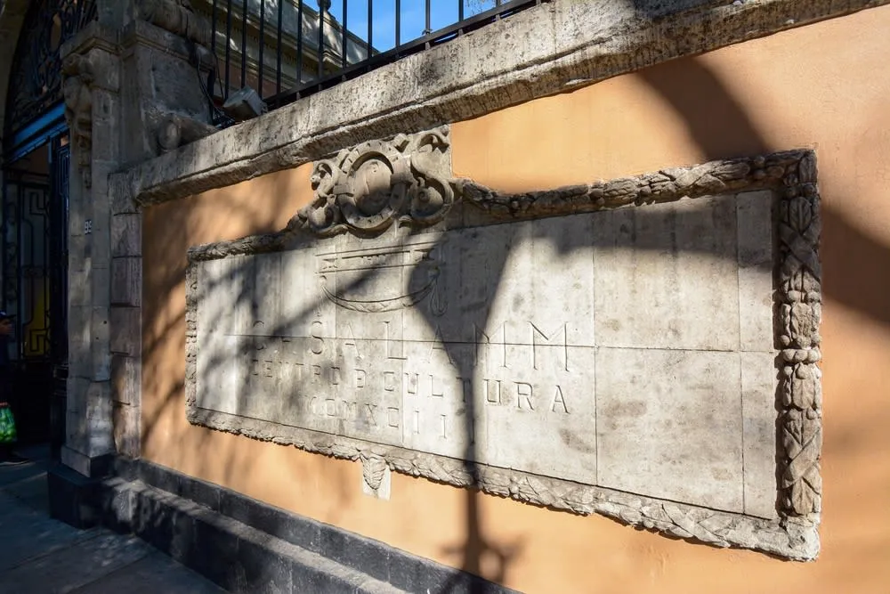 Cultural center patio at Casa LAMM in Roma Norte