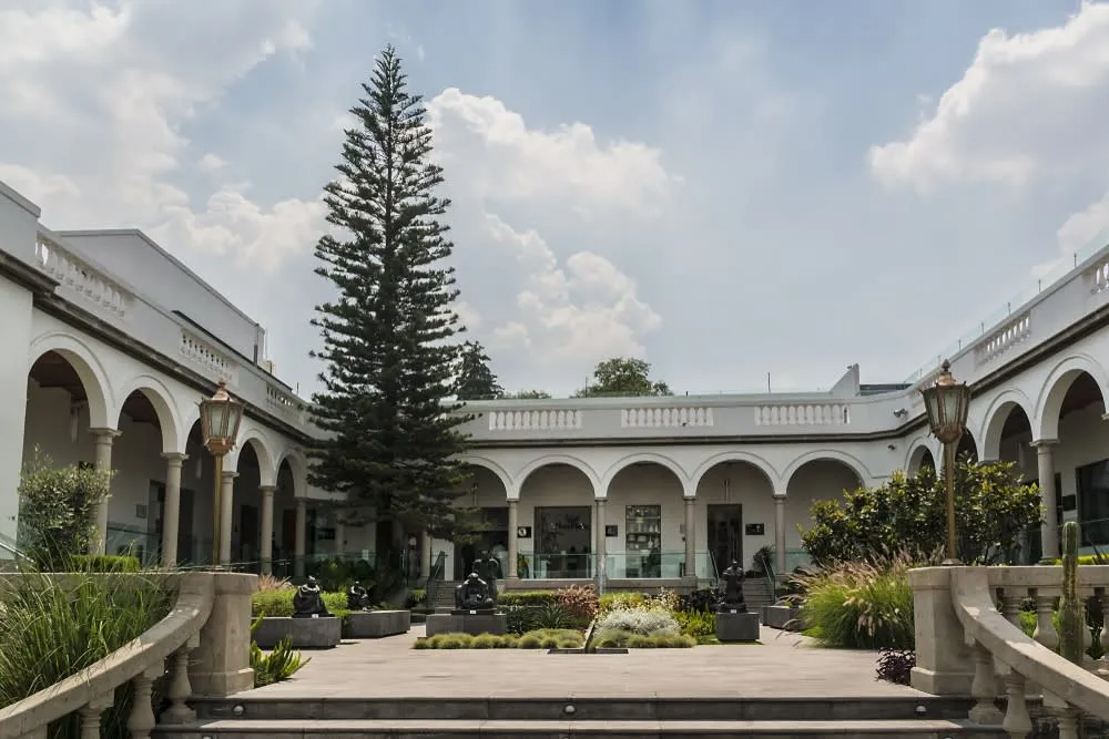 Art and craft stalls at the Saturday Bazaar in San Angel