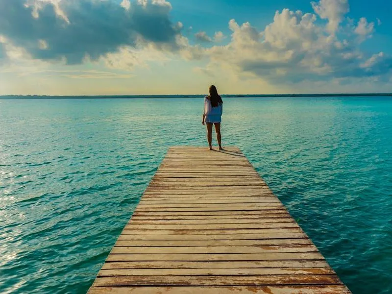 Map-style Quintana Roo route view linking Bacalar with Caribbean beach towns
