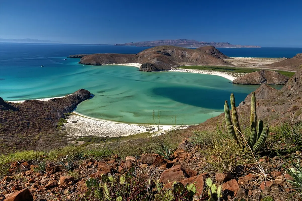 Balandra Beach Guide 2026: La Paz's Protected Beach (Entry Fee, Hours & Tips)