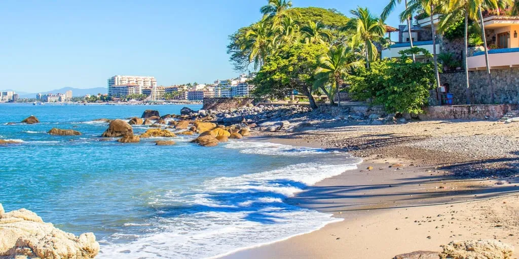 Amapas and Conchas Chinas coastline below green Puerto Vallarta hills