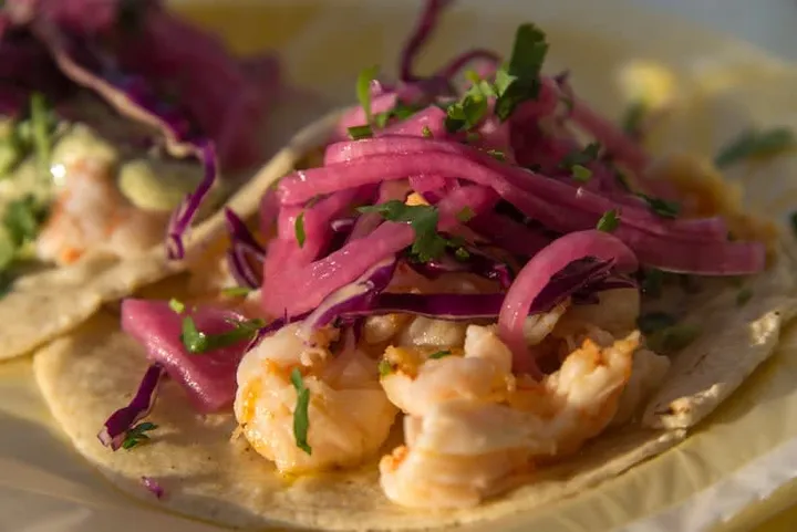 Best Restaurants in Tulum 2026: Town vs Beach Zone Prices