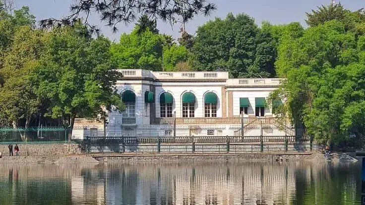 Casa del Lago cultural center beside Chapultepec Lake