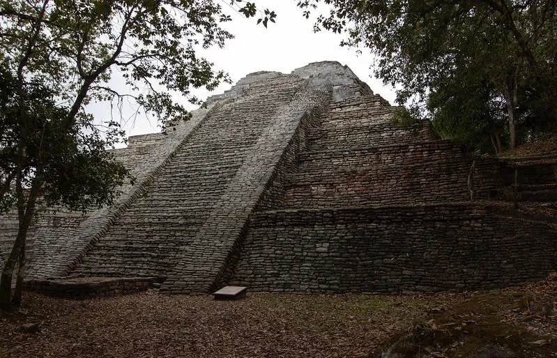 Stone platforms and ball court area at Tenam Puente