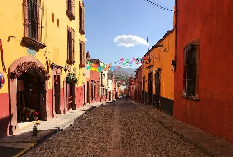 San Miguel de Allende's historic centro with its iconic pink cathedral and colonial architecture