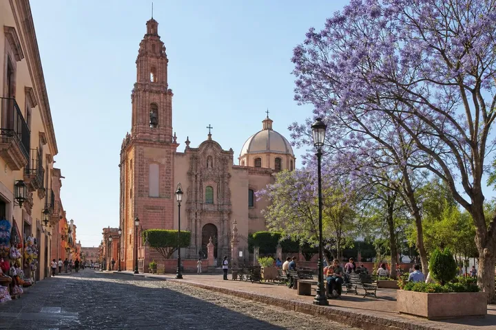 Dolores Hidalgo in April 2026: Wine & Dry Weather