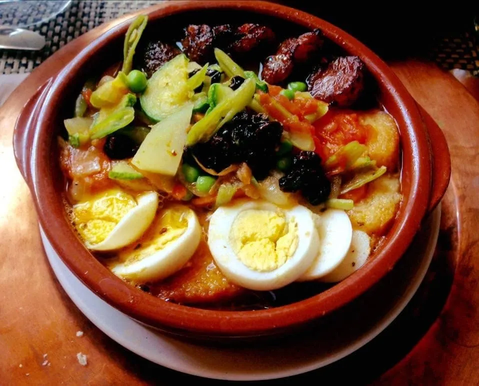 Sopa de pan from San Cristóbal de las Casas — a layered bread and vegetable soup served in a clay pot