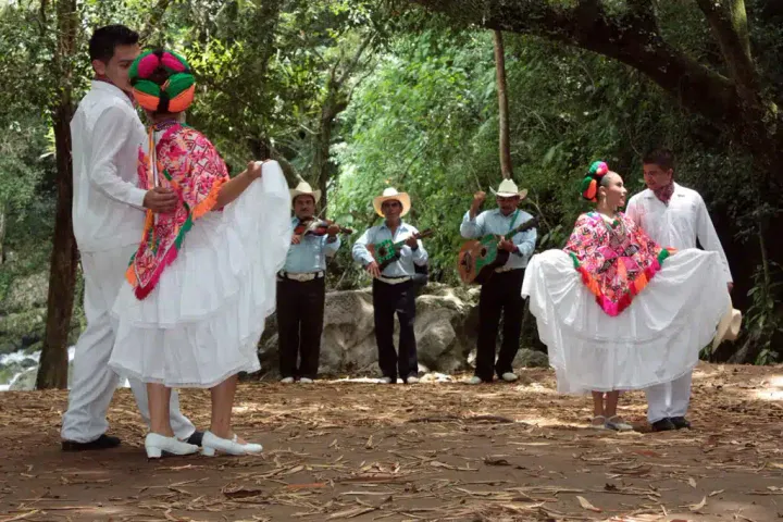 Huapango Dance Origin: What It Is, 5 Steps, and Where to See It in Mexico