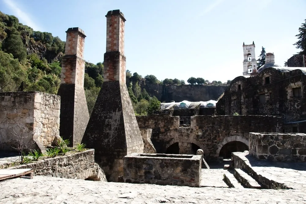 Gardens and stone walls at Santa María Regla