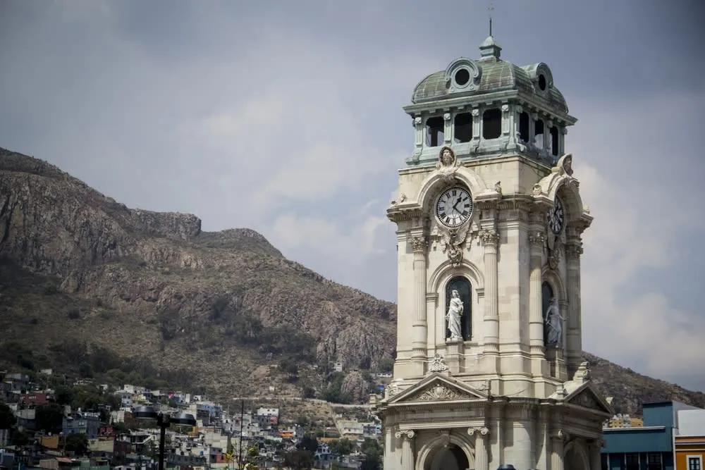 Pachuca hillside and city buildings near Huasca