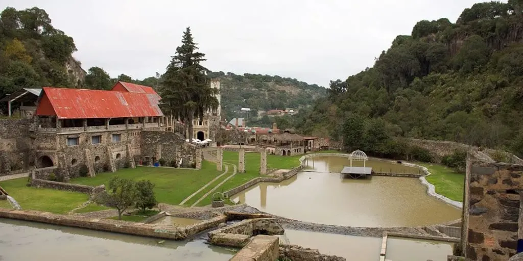 Stone arches at the Santa María Regla hacienda
