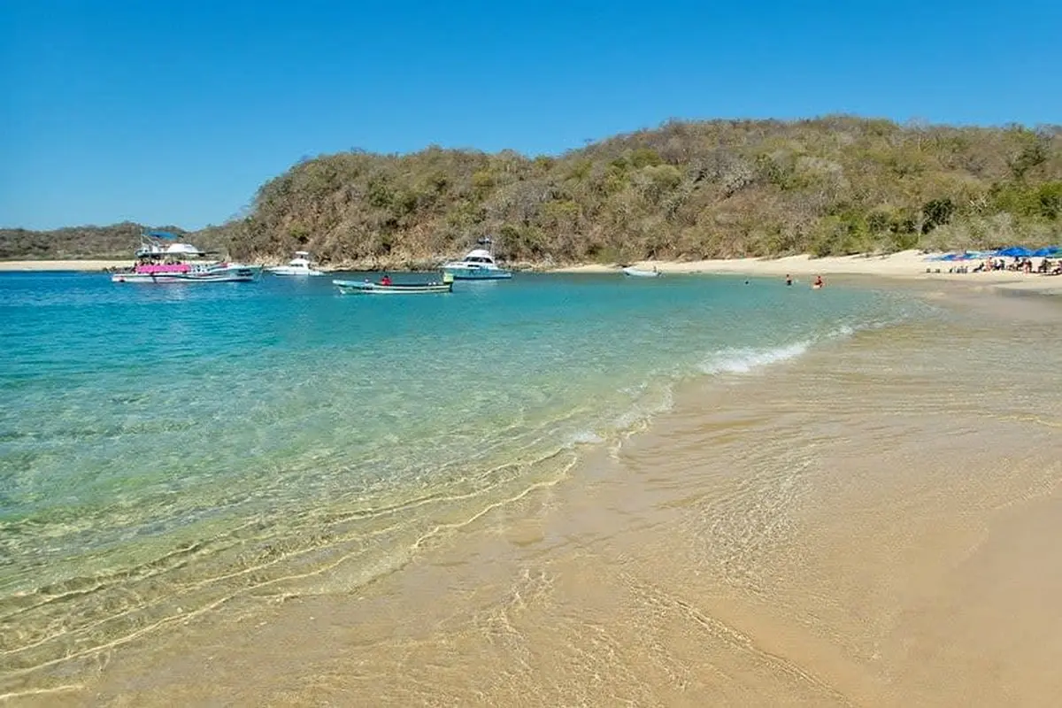Huatulco in September 2026: No Sargassum & Bays