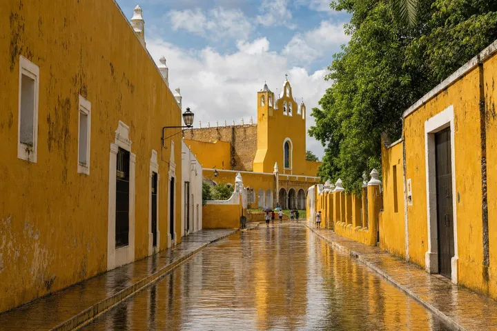 Izamal in August: Heat, Rain & Yellow City Tips
