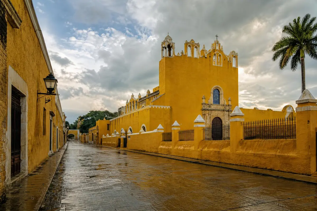 Izamal in July: Heat, Rain & Yellow City Tips
