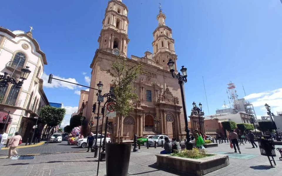 Cathedral Basilica of León facade near the main square