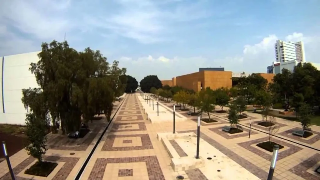 Calzada de las Artes pedestrian corridor in León