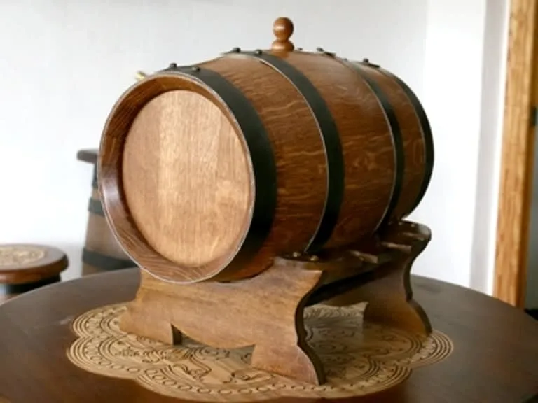 Handmade baskets and wine barrel souvenirs from Parras