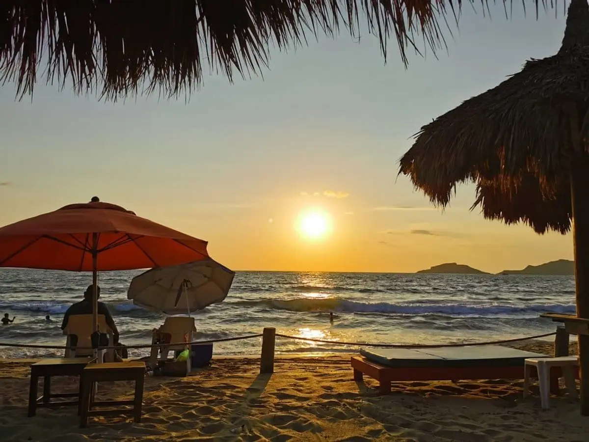 What to Eat in Mazatlán: 15 Dishes, Aguachile & Where Locals Eat (2026)