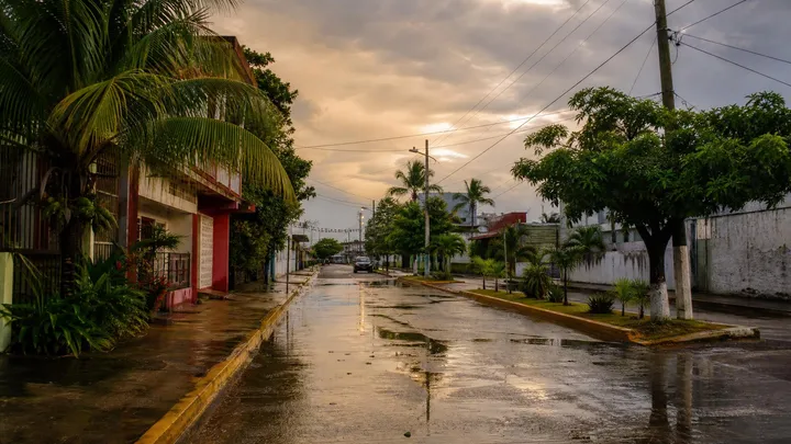 Minatitlan in September: Airport, Rain & Routes