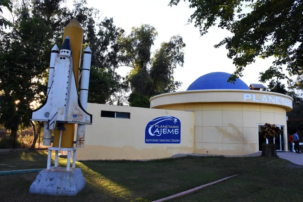 The planetarium dome inside Ostimuri Park in Ciudad Obregón — uses locally developed Sonoran projection technology