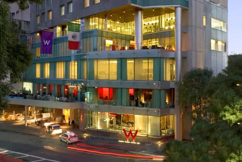 W Mexico City hotel tower near Campos Eliseos