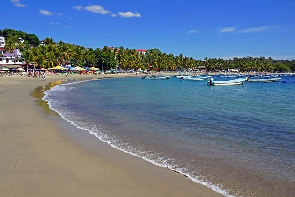 Puerto Escondido Oaxaca: Beaches, Surf Culture & Pacific Coast Guide