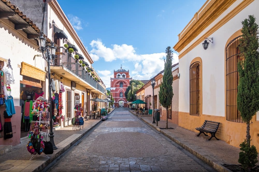 San Cristóbal de las Casas colonial street scene — the city is at 2,200m and can drop to 8°C at night