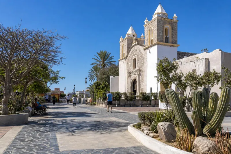 San Jose del Cabo plaza and mission during dry January weather