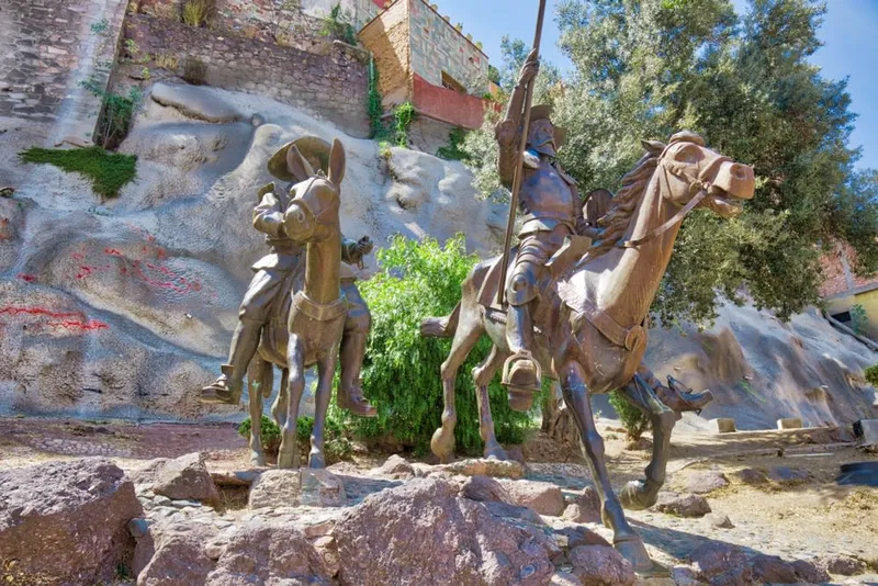 Narrow Guanajuato alley used for evening walks during October Cervantino season