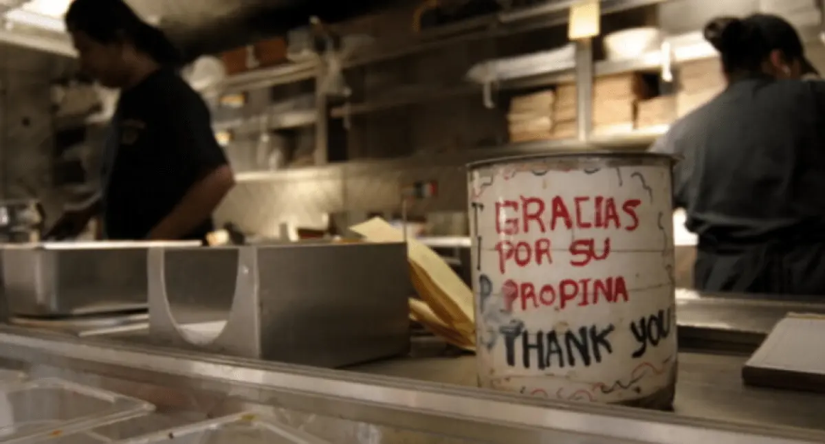 Tipping in Mexico: How Much Green to Leave on the Table