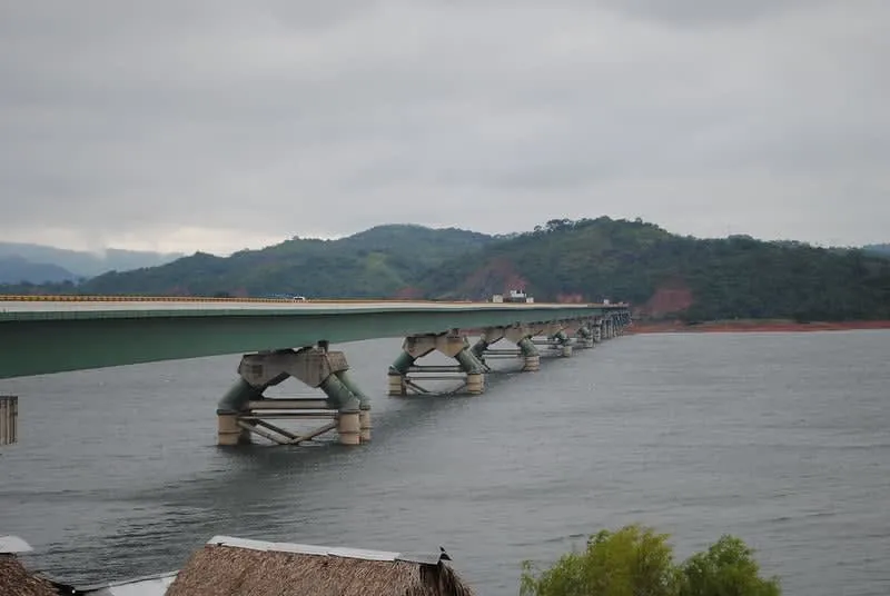 Chiapas Bridge crossing the Nezahualcoyotl Dam and Grijalva River