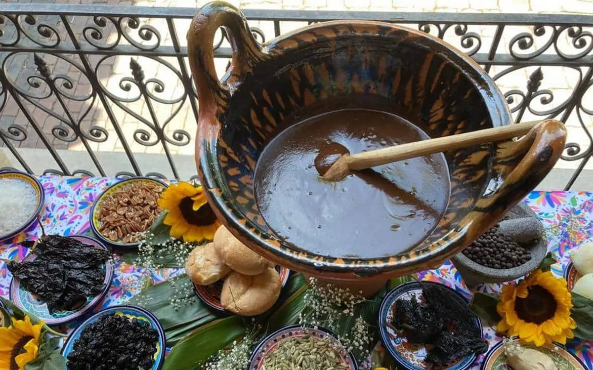 Top 7 Mexican Mole Sauces to Savor and Delight