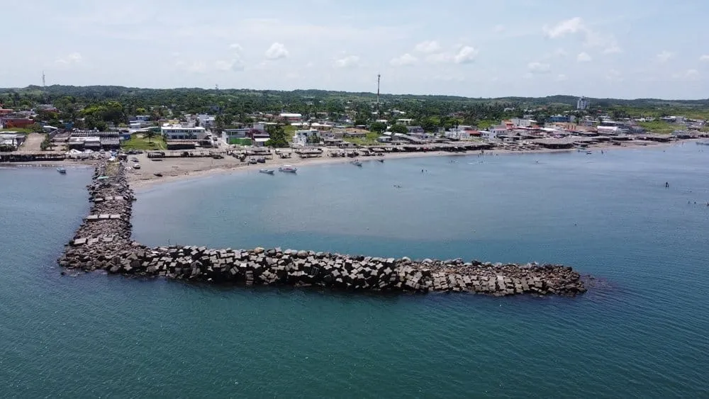 Antón Lizardo shoreline near Veracruz Reef System snorkeling areas