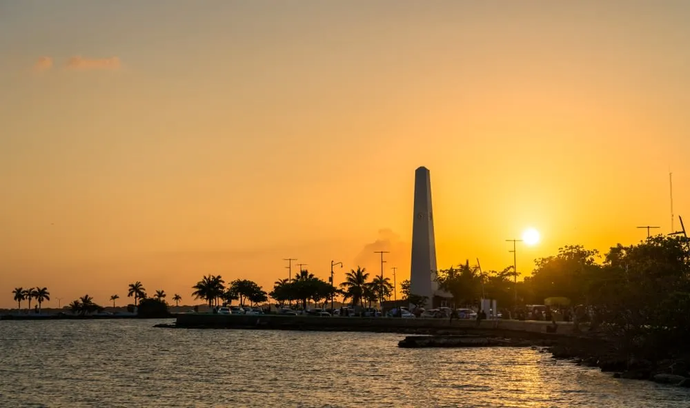 Chetumal waterfront and bay scenery at the start of the route