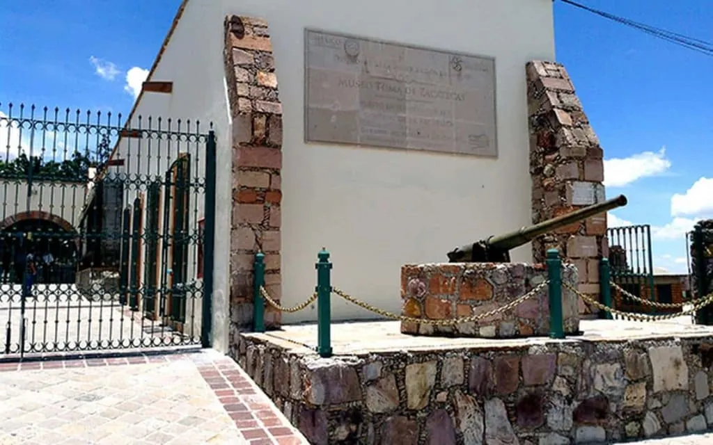 Historic battle displays inside the Taking of Zacatecas museum