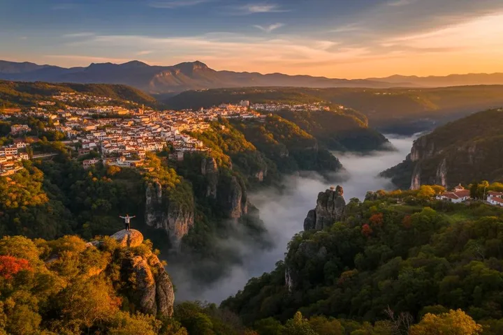Zacatlán in November 2026: Cider, Cabins & Weather
