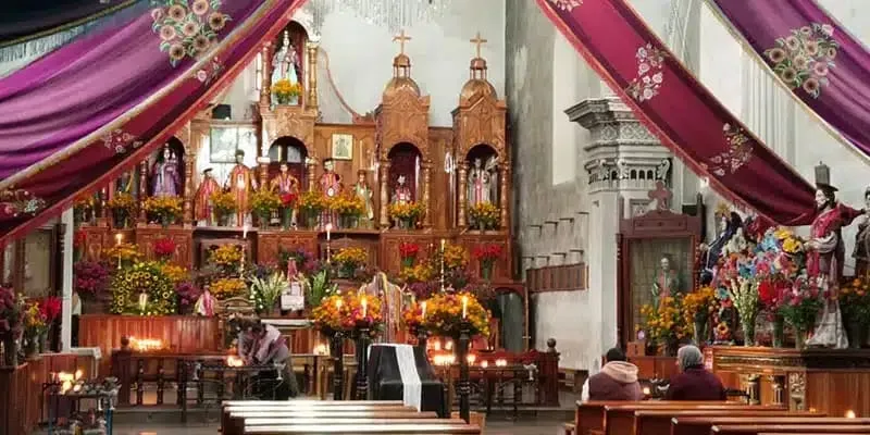 Flower arrangements inside the Church of San Lorenzo
