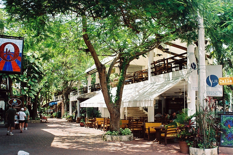 5th Avenue Playa del Carmen street scene