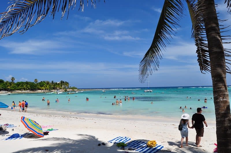 family-friendly beaches in mexico
