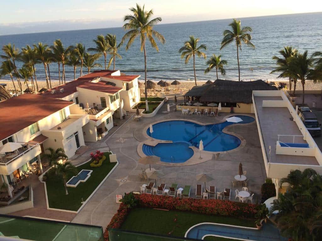 Costa Dorada Suites hotel exterior in Bucerias