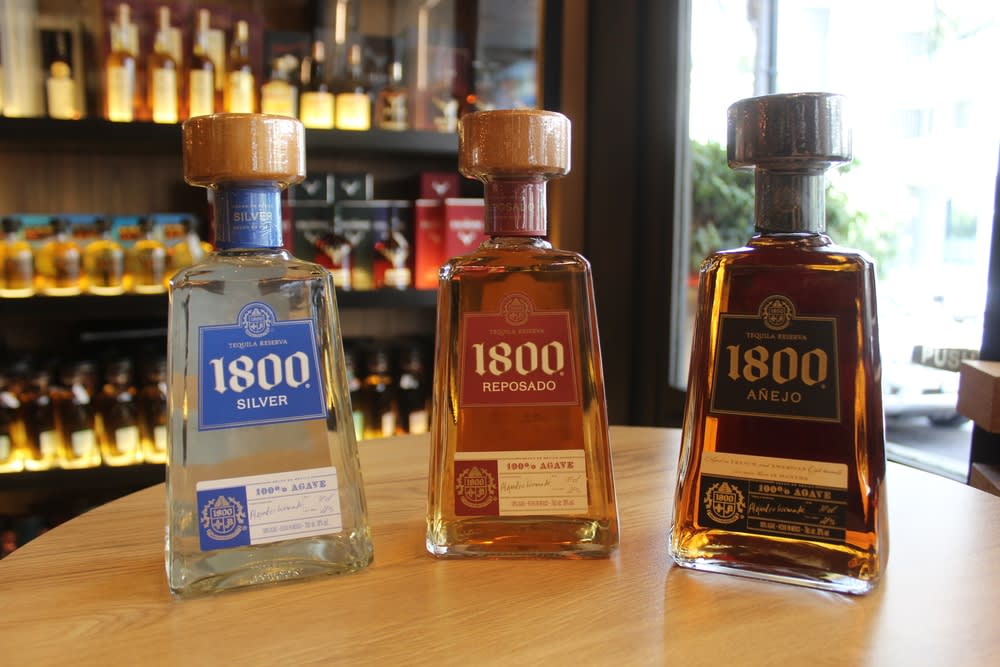 how do mexicans drink tequila