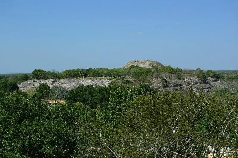izamal yucatan pyramids