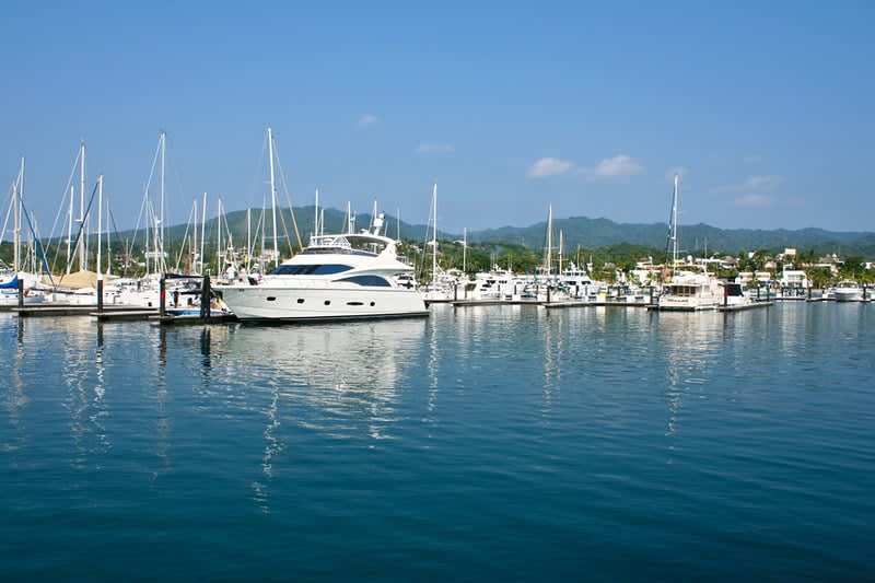 la cruz de huanacaxtle marina