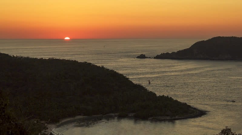playa la ropa — Playa Las Gatas Beach