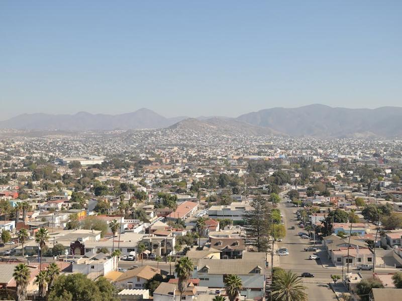 Map-style route scene comparing Saltillo with nearby northern cities