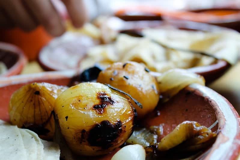 grilled onions — What Is Carne En Su Jugo